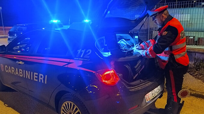 Coltello sequestrato a Campello: uomo denunciato dai carabinieri