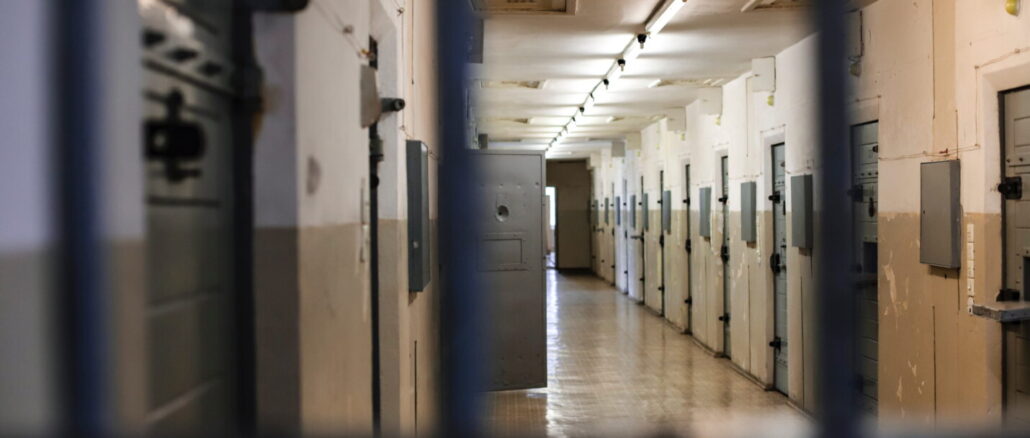 Intercettazioni vìolano segreto legale al carcere di Capanne