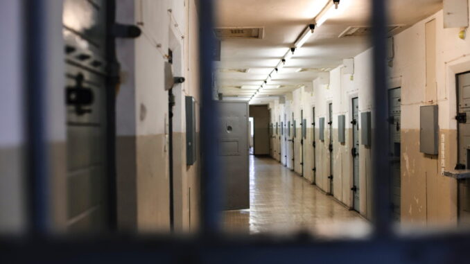 Intercettazioni vìolano segreto legale al carcere di Capanne