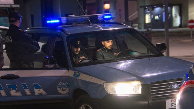 Pestaggio nella notte in Centro a Perugia, è caccia ai 3 aggressori