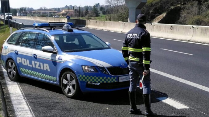 Aggressione a poliziotti dopo incidente stradale a Terni siamo ru rato