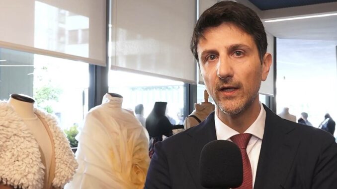 Sostenibilità tessile guida il confronto europeo di VERDEinMED