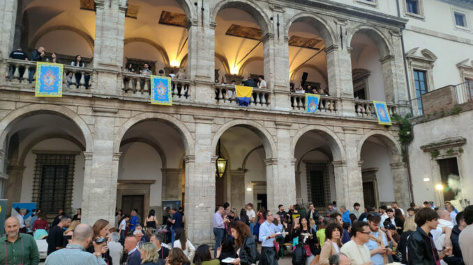 “Vini a Palazzo”: degustazioni e sapori locali aprono la XXVII Festa del Rinascimento di Acquasparta