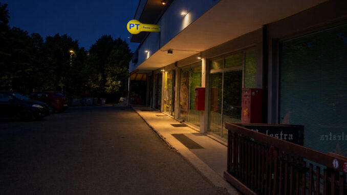 San Sisto Perugia tensione alle Poste tra urla minacce e pugni oggi