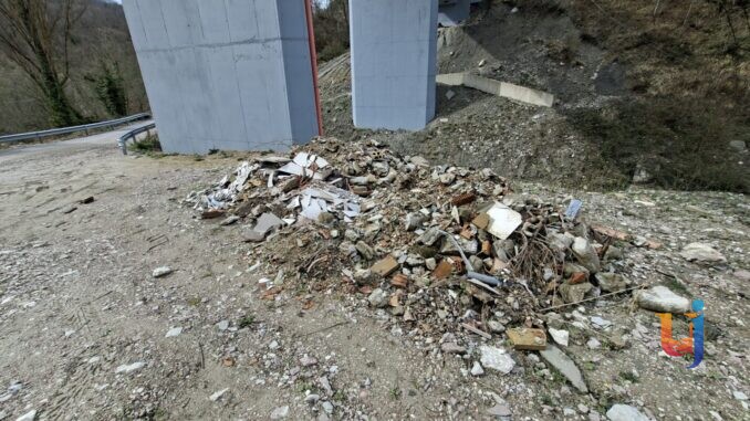 Rifiuti abbandonati nei boschi di Gubbio 7 denunce dopo le indagini