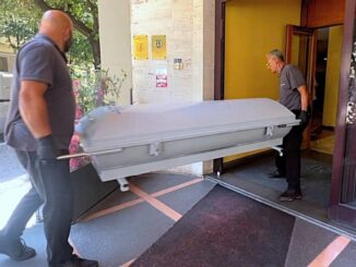 Uomo trovato morto in hotel a Terni, indagini sulle cause del decesso