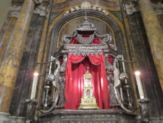 Santo Anello in cattedrale tra storia e devozione
