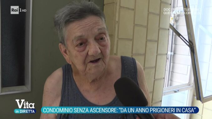 Condominio senza ascensore, residenti da 400 giorni prigionieri in casa
