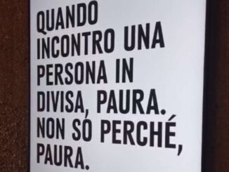 Protesta della Lega per i manifesti esposti contro forze ordine