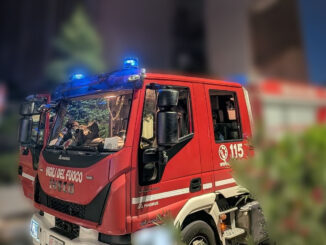 Incendio in autorimessa hotel Corciano evacuati ospiti nessun ferito