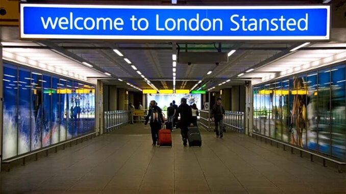 Dispositivi medici bloccano controlli, bimbo diabetico perde volo Londra