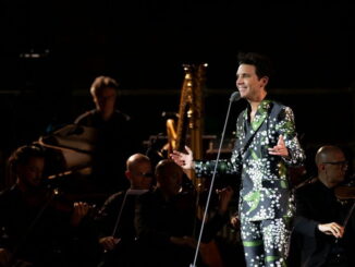 Mika conquista Spoleto, standing ovation al Festival dei Due Mondi