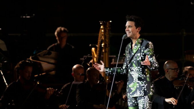 Mika conquista Spoleto, standing ovation al Festival dei Due Mondi