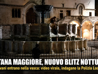 Fontana Maggiore, nuovo blitz notturno: video scatena polemiche