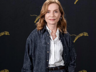 Isabelle Huppert, eleganza Brunello Cucinelli sul red carpet