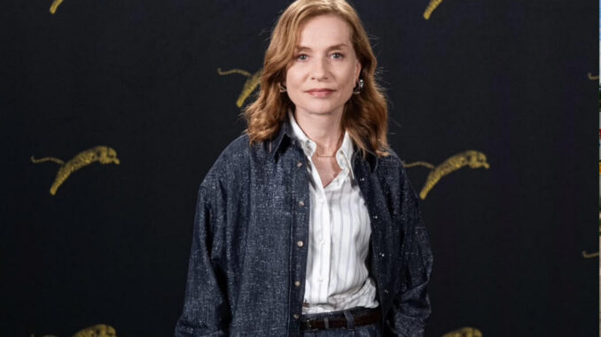 Isabelle Huppert, eleganza Brunello Cucinelli sul red carpet