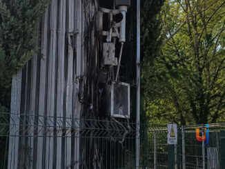 Antenna incendiata, le telecamere riprendono un uomo mascherato