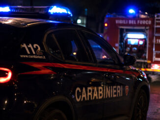 Uomo trovato morto in casa, verifiche nel centro di Perugia
