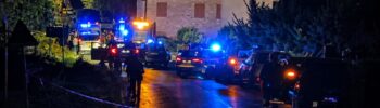 Autopsie sui ragazzi, traumi fatali dopo lo sbalzo dall'auto