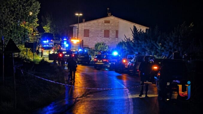 Autopsie sui ragazzi, traumi fatali dopo lo sbalzo dall'auto