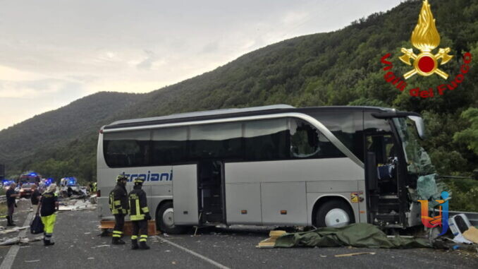 Strage sulla Terni-Rieti, sei morti e 34 feriti alcuni dei quali gravi