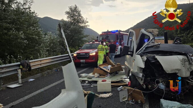 Sopravvissuta al tragico schianto, emerge una terza passeggera viva