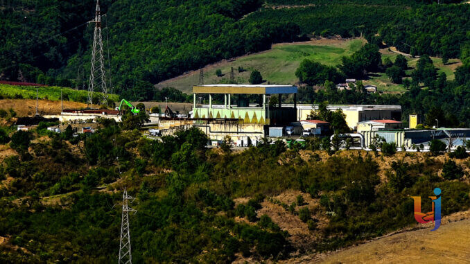 Le Crete, De Luca risponde a Tardani sui rifiuti dell'Umbria