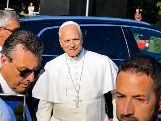 Fondamentalismo respinto, il Papa richiama giovani alla pace 
