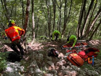 Escursionista precipita sul Monte Cucco, recuperato dal SASU