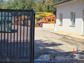 Petrignano, operaio schiacciato da un macchinario: è grave