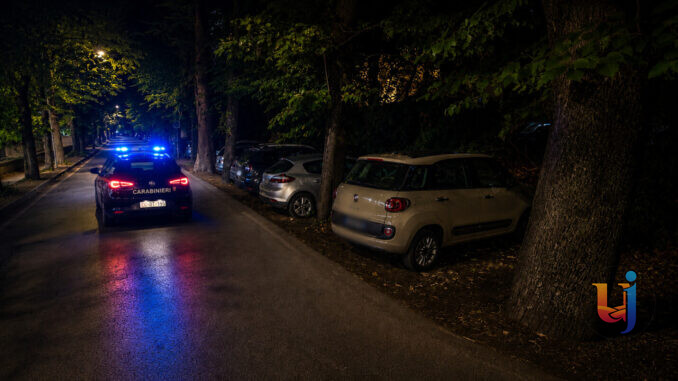 Furti nella notte nelle auto in sosta, allarme per le vie di Perugia
