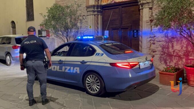 Perugia, truffa finto finanziere, Polizia di Stato, gioielli, arresto