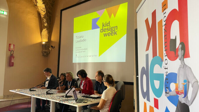 Un momento della conferenza stampa di presentazione della sesta edizione di Kid Design Week® presso la Biblioteca Comunale di Terni (BCT).