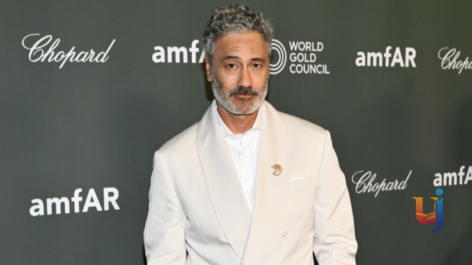 Taika Waititi in Brunello Cucinelli al gala amfAR di Venezia