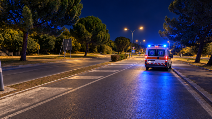 Due coniugi investiti a Terni, uomo grave per trauma cranico