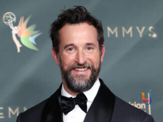 Noah Wyle agli Emmy, indossa il tuxedo di Brunello Cucinelli