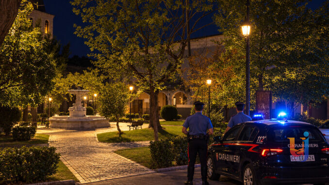 Calci e pugni a un uomo, denunciati due tredicenni a Spoleto