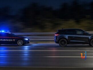 15enne in fuga, sfreccia in E45 a folle velocità e sperona Audi A3