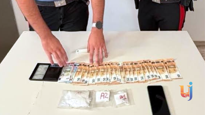 Cocaina e contanti in auto, arrestato 25enne dai Carabinieri