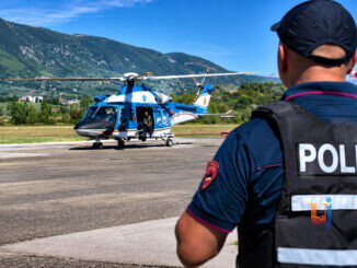 Festival del Cielo, elicottero della Polizia approda a Terni