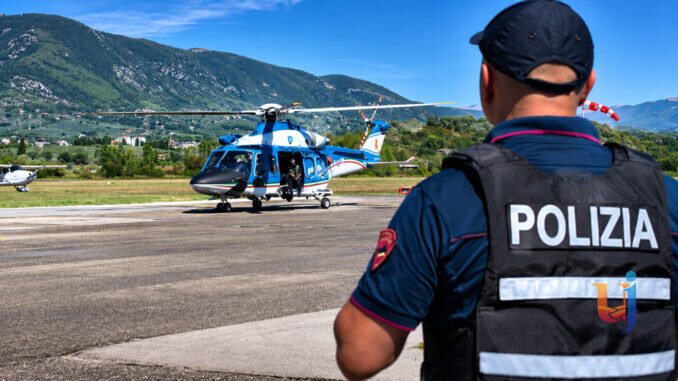 Festival del Cielo, elicottero della Polizia approda a Terni