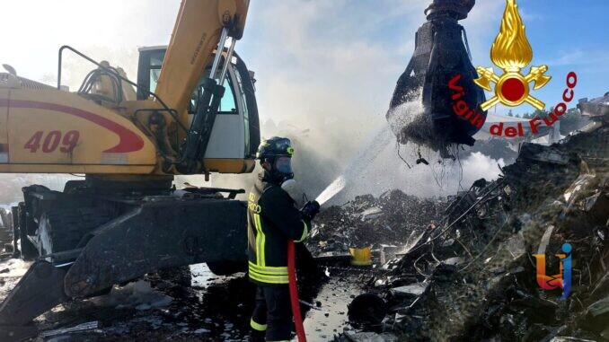 Incendio nella notte