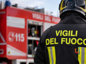 Incendio a Strozzacapponi, due intossicati portati in ospedale
