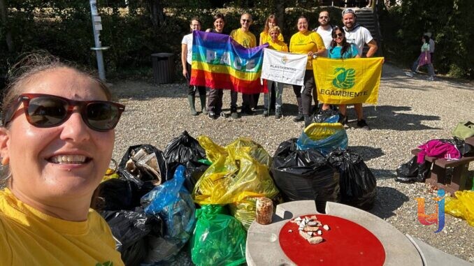 Plasticentro, sul Tevere raccolti 82 chili di rifiuti abbandonati