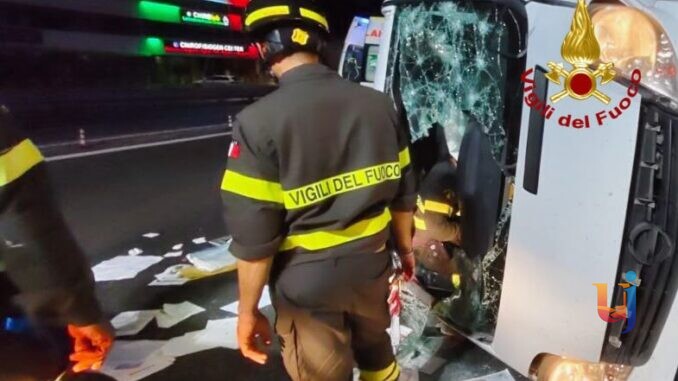 Incidente zona Collestrada, un automobilista estratto in gravi condizioni