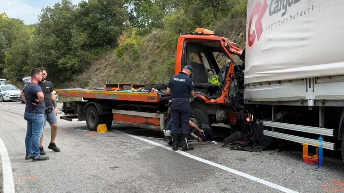 Scontro sulla strada del Pantano, un morto e un ferito grave